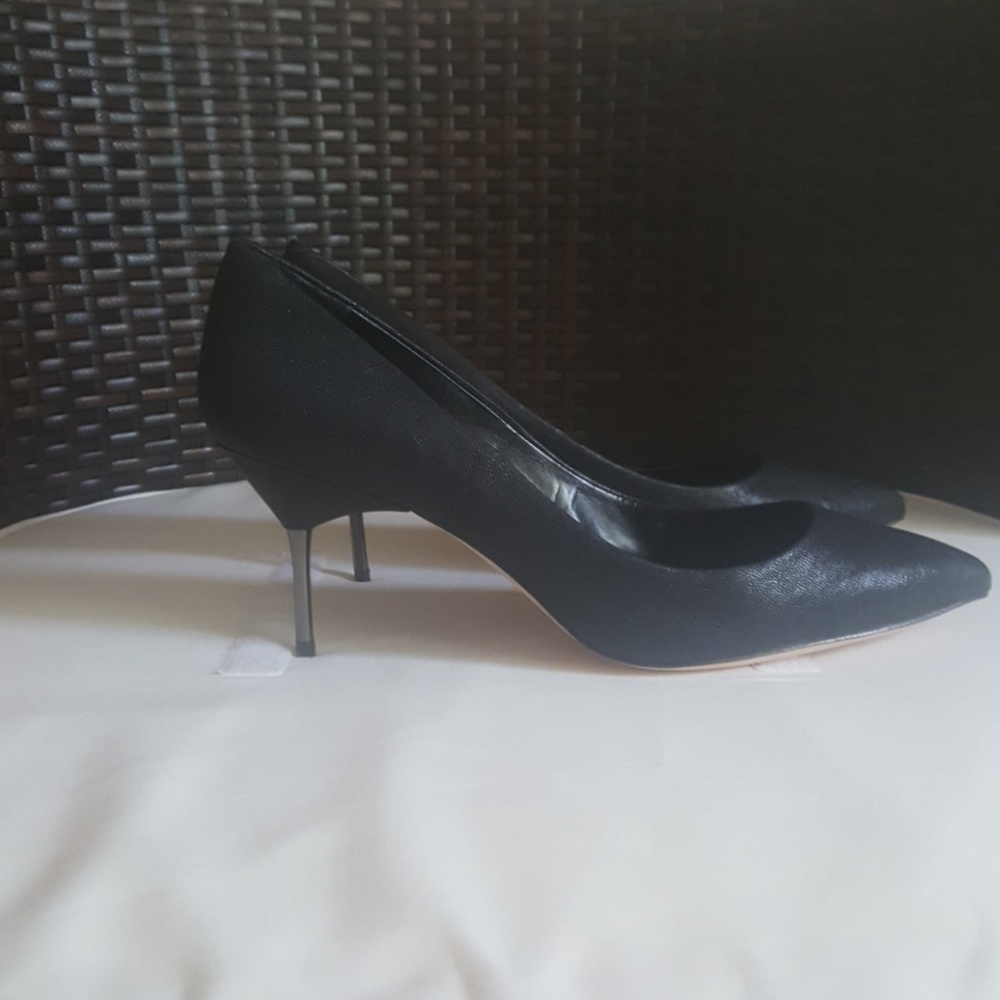 BCBGMAXAZRIA PUMPS
